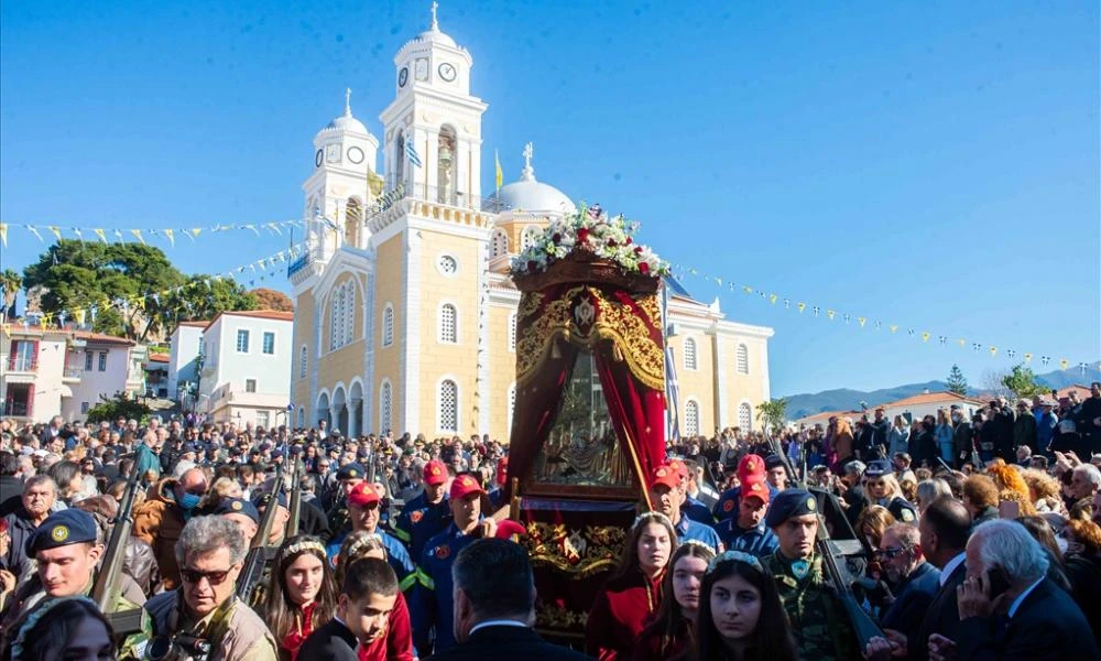 Καλαμάτα: Χιλιάδες κόσμου στον εορτασμό της πολιούχου «Παναγίας Υπαπαντής»